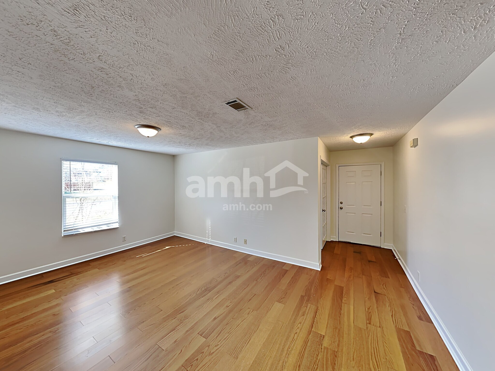 Building Photo - 1008 Montrose Dr