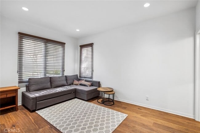 Building Photo - 70 Lupari