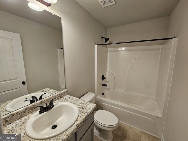 Building Photo - 6058 Oak Bend Ct