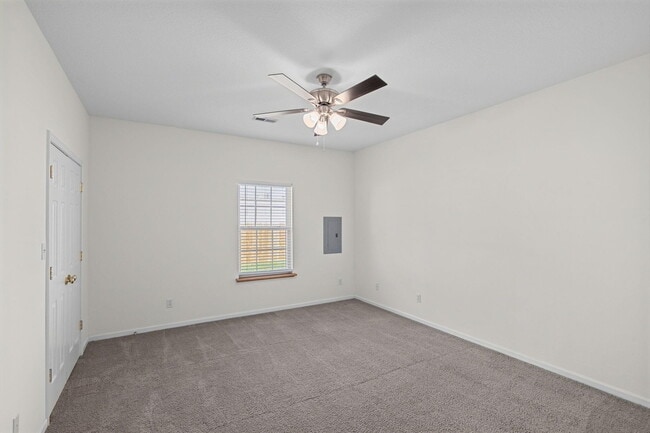 Building Photo - 3252 Wind River Cir