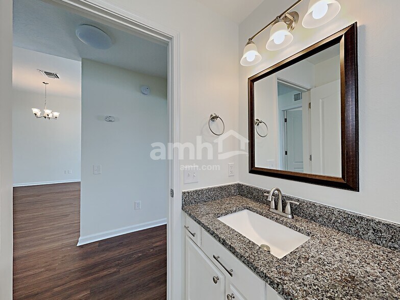 Building Photo - 11642 Tropical Isle Ln