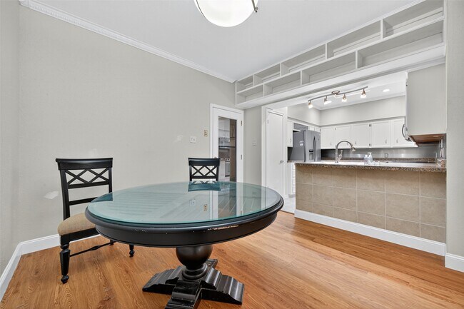 Building Photo - 4426 Basswood Ln