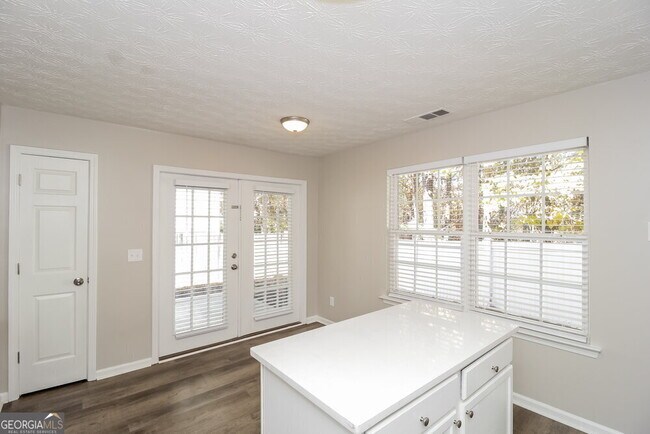 Building Photo - 134 Silver Fox Trail
