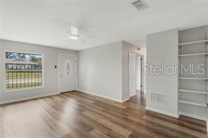 Building Photo - 924 Poplar Dr