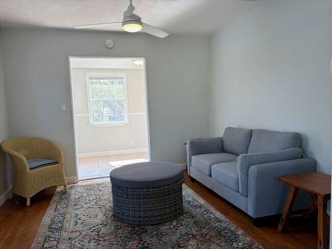 Building Photo - 2 Bedroom Single Family Home in the Desirable Westminster Heights Neighborhood