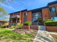 Building Photo - 5 Darian Ct