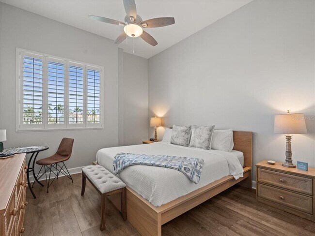 Building Photo - 5900 Bahia Del Mar Cir N