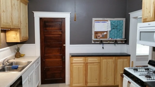 Building Photo - PRE-LEASING FOR 26/27 SCHOOL YEAR!!!!!!!!!