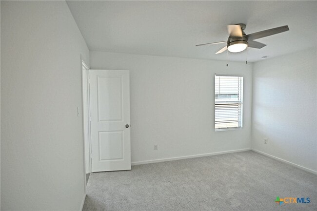 Building Photo - 527 Sarah Wy