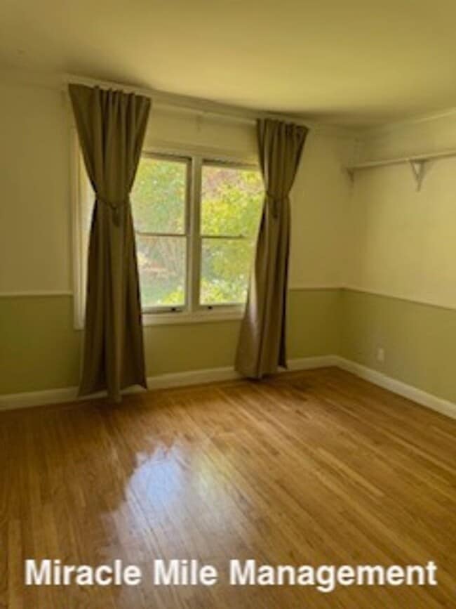 Building Photo - Charming Sun Valley Home with Wonderful Ou...