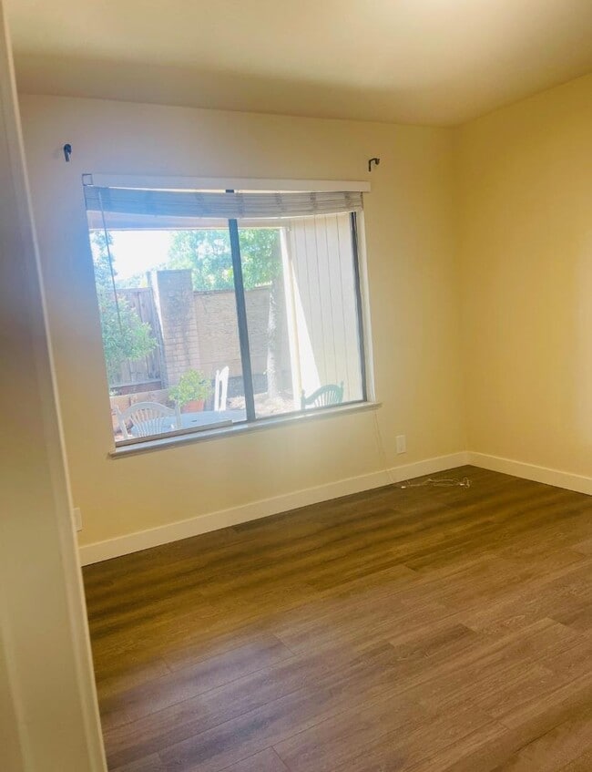 Building Photo - 2101 Darnis Cir