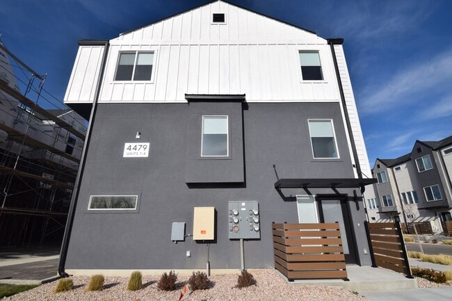 Building Photo - BRAND NEW 2 Bedroom Home in Millcreek!!