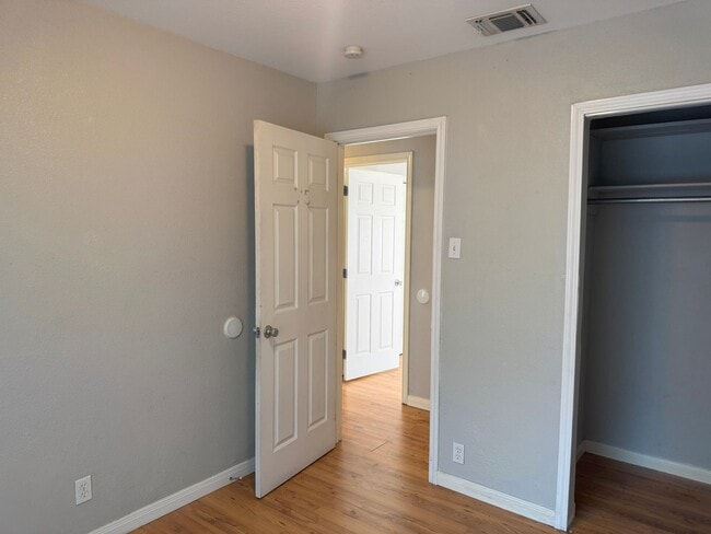 Building Photo - Welcome to 5810 Timberrock!