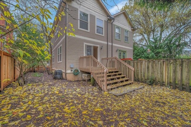 Building Photo - 55 NE Cook St