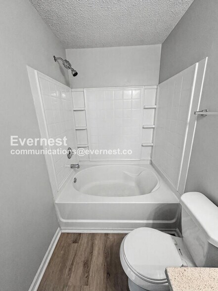 Building Photo - 8637 Thomas Rd