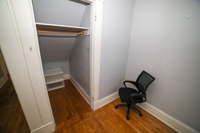 Building Photo - 504 Catherine St