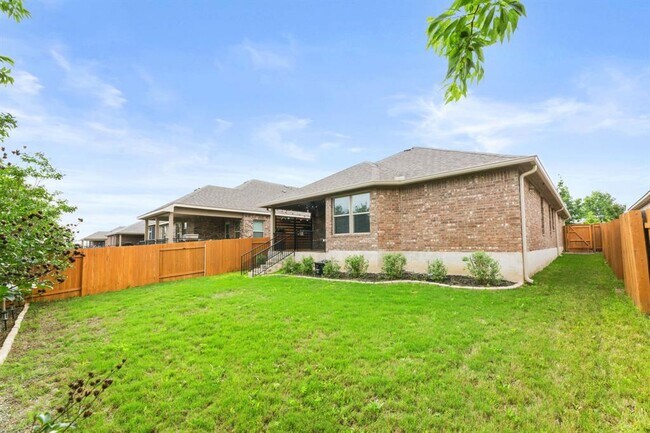 Building Photo - 5809 Scenic Lake Dr