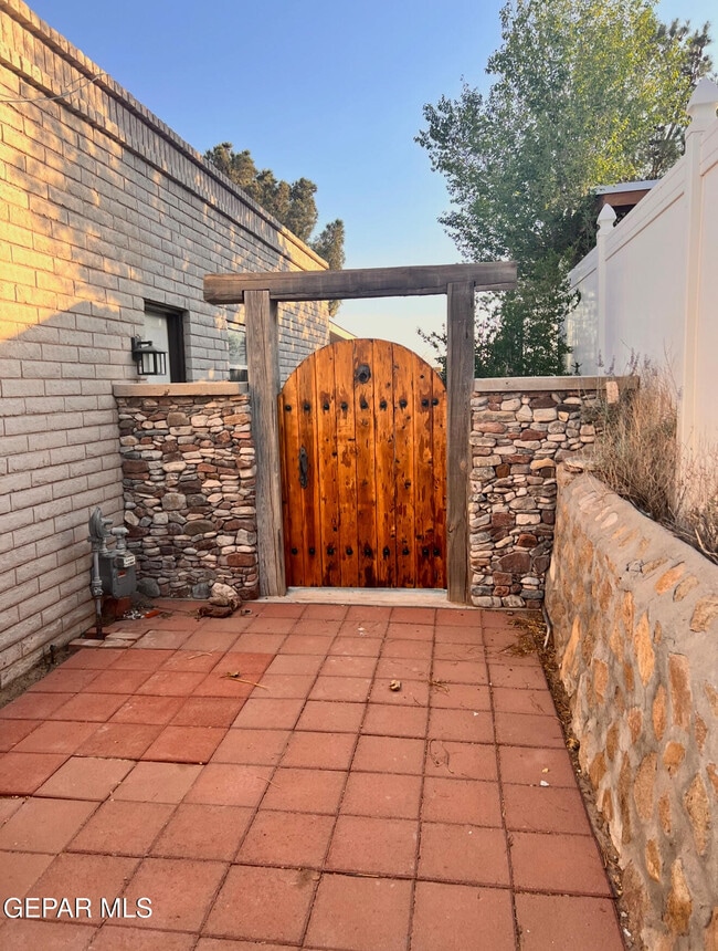 Building Photo - 6301 Jebel Way