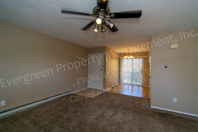 Building Photo - Great 2 bed 1 bath Condo in a Great Location!