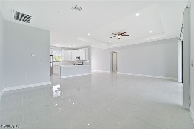 Building Photo - Gorgeous custom built 3/2/1 water front si...