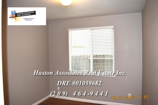 Building Photo - 1933 Cielito Dr