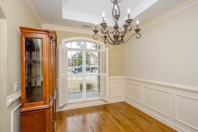 Building Photo - 1661 Jamestown Ave