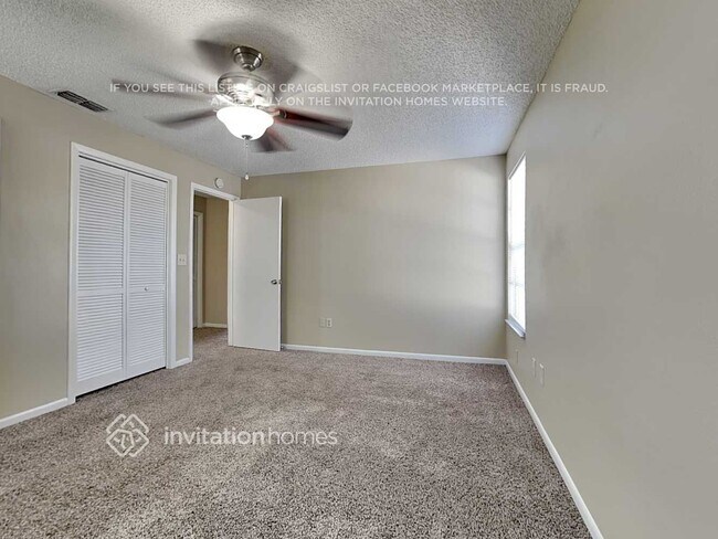 Building Photo - 1623 Palm Leaf Dr