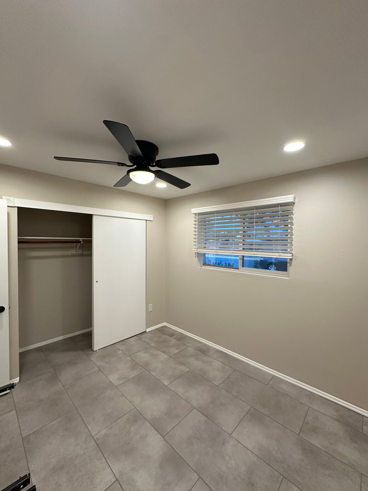 Building Photo - 3810 S La Corta Dr