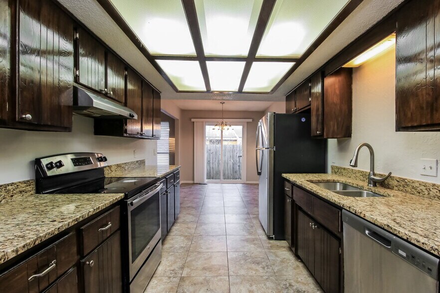 Building Photo - 8916 Northridge Terrace