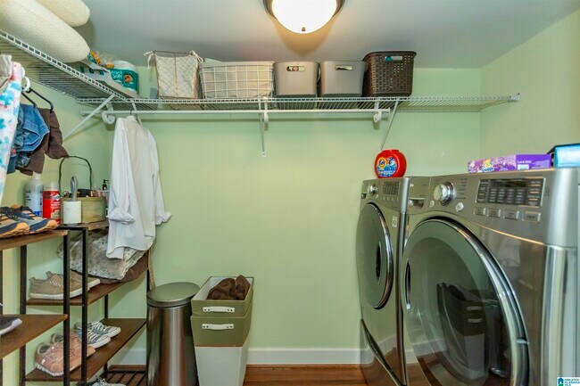 Building Photo - 327 Heath Dr