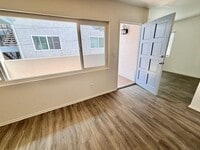 Building Photo - Spacious 2BD with Private Laundry Room, Garage Parking & Private Entrance