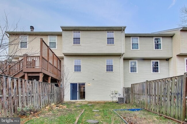 Building Photo - 18 Indian Hills Ct