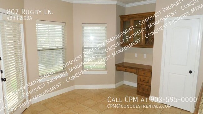 Building Photo - 807 Rugby Ln