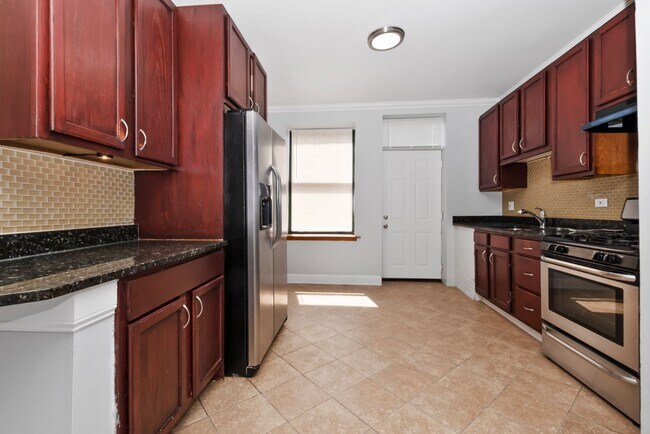 Building Photo - 7217 S Yates Blvd