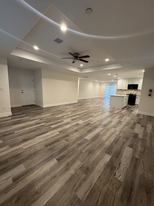 Building Photo - 9224 Ironwood Ave