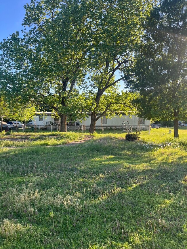 Building Photo - 1379 N Vicha Rd