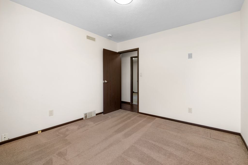 Building Photo - 270 W Orange Rd