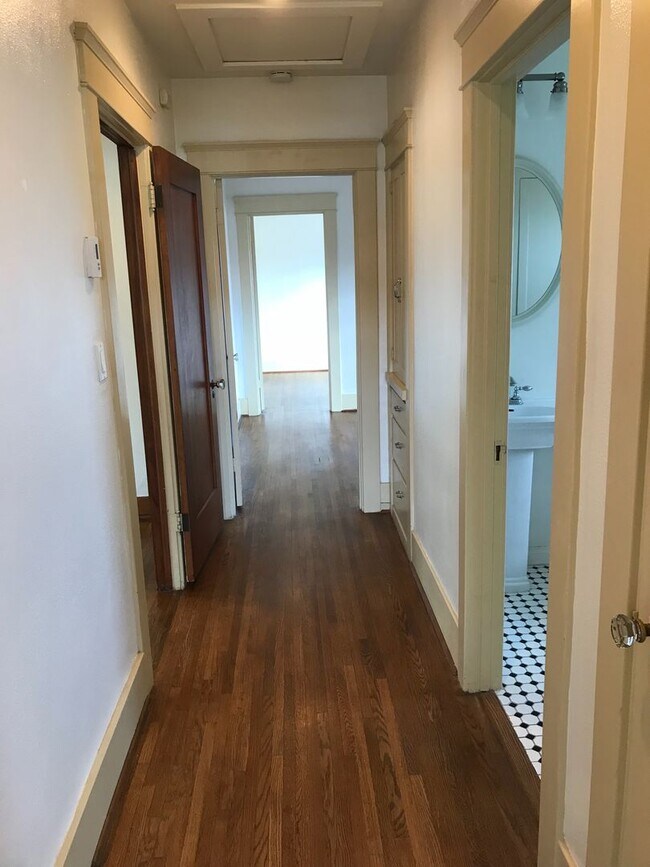 Building Photo - Fenced 3 Bedroom House with Two Car Driveway! Located in the Heart of North Park! In Unit Washer ...