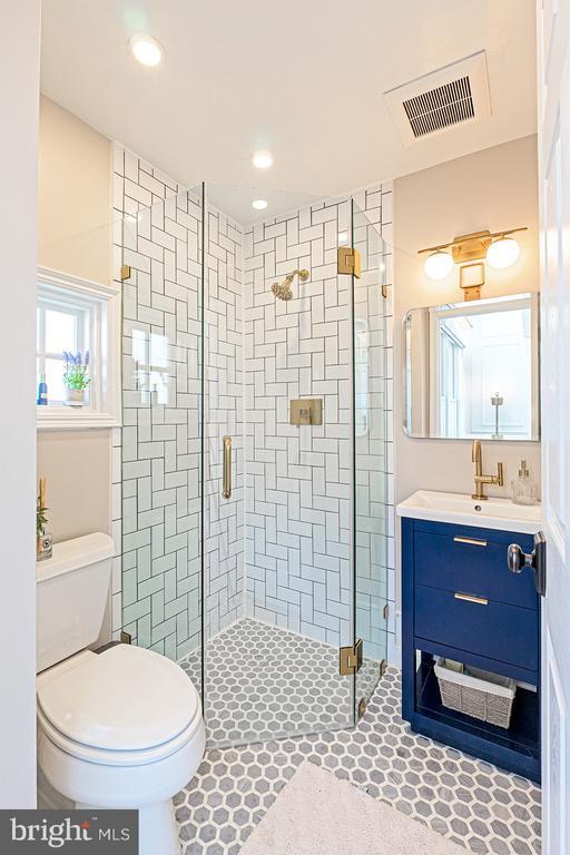 Building Photo - 3350 17th St NW