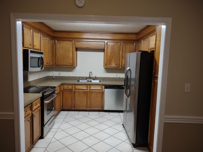 Building Photo - 524 Brentwood Dr