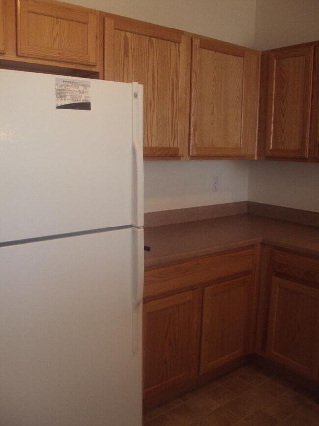 Building Photo - "Spacious 2-Bed, 2-Bath Condo Gem with Garage in Vibrant Denver Locale!"