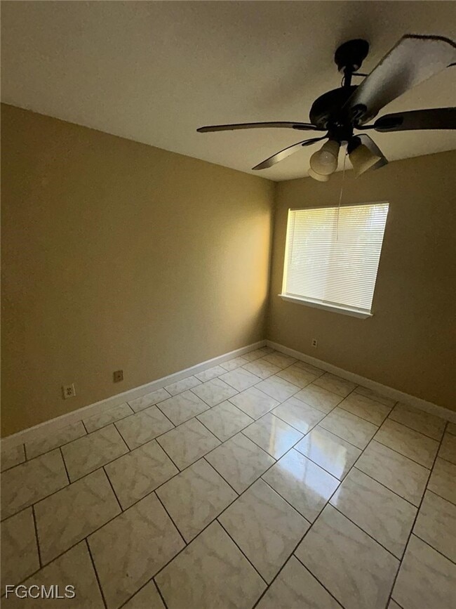 Building Photo - 2845 Winkler Ave