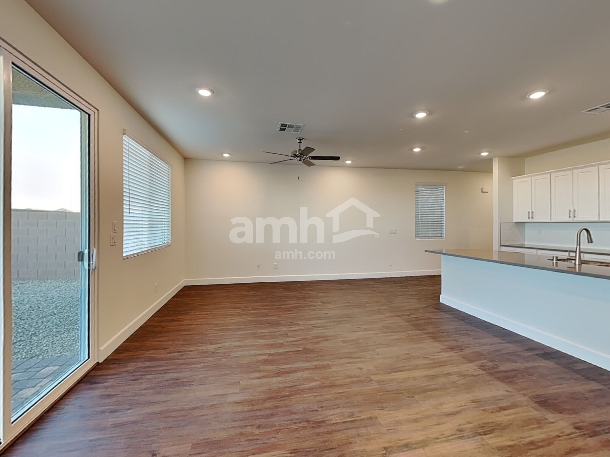 Building Photo - 836 Longwood Gdns St