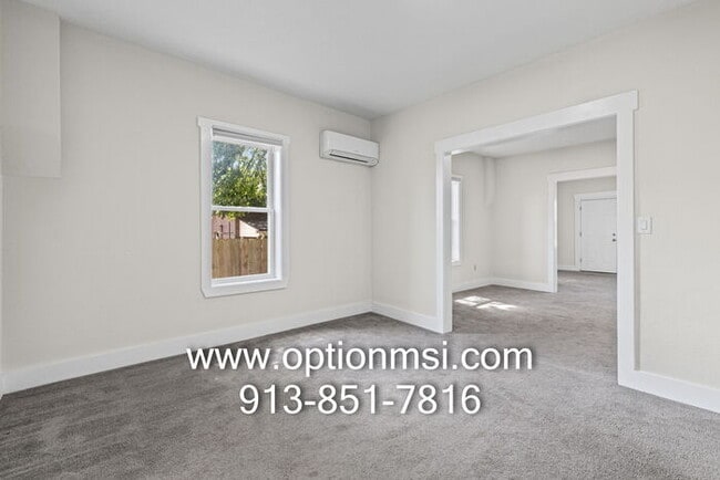 Building Photo - 1/2 month free if moved in by 7/31!! Available NOW