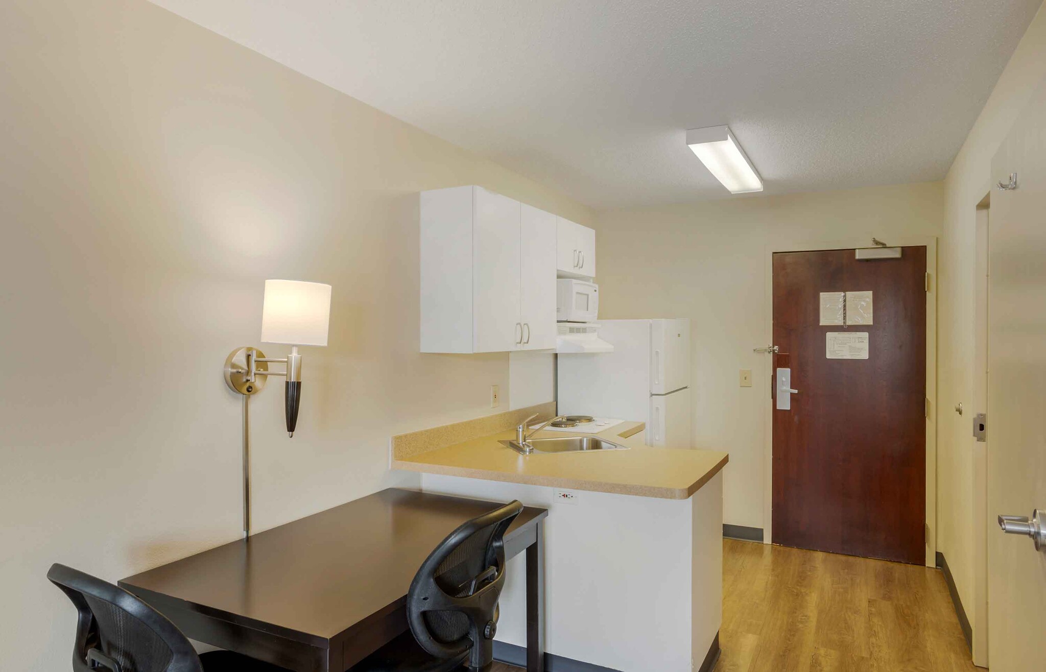 Building Photo - Furnished Studio-New York City - LaGuardia...