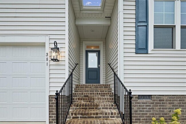 Building Photo - 381 Countryside Dr