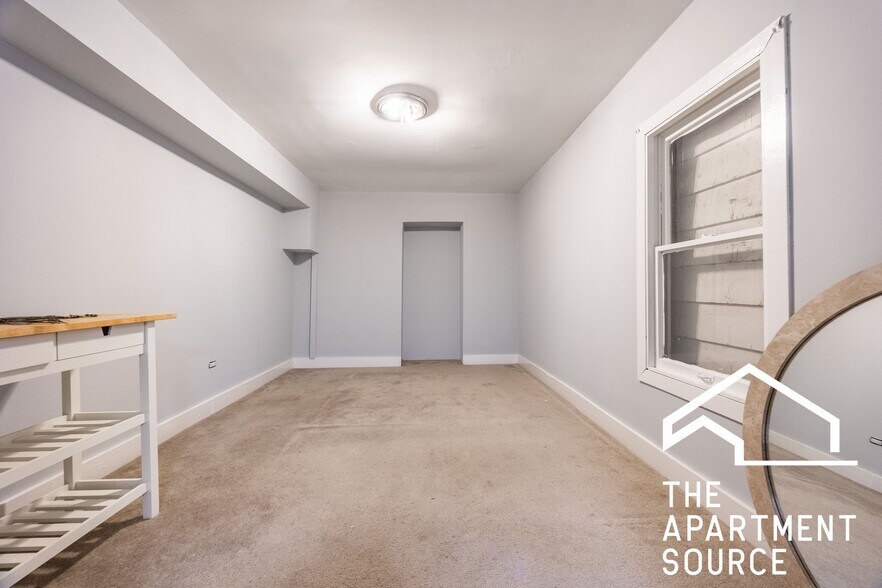 Building Photo - 2551 W Fullerton Ave