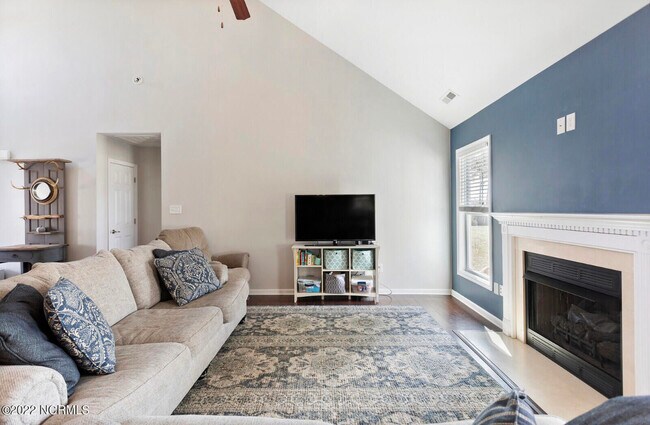 Building Photo - 191 Windfield Ln