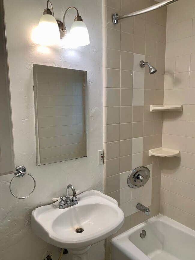 Building Photo - 155