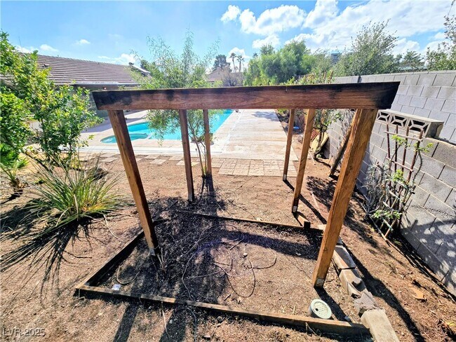 Building Photo - 3159 Tonyram Cir